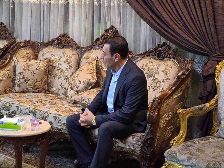 سەرۆکی نوێنەرایەتی زۆرتەستییەکان لە بەغداد، پێشوازی لە گشتی شێخ و ڕاژەی سەرۆک وەزیران بۆ کاروباری عەشیرەت، عدنان حامد شافی، شێخی گشتی عەشیرەتی قارا لۆوس و کوردانی ناوەند، باشوور و فەیلی کورد کرد.