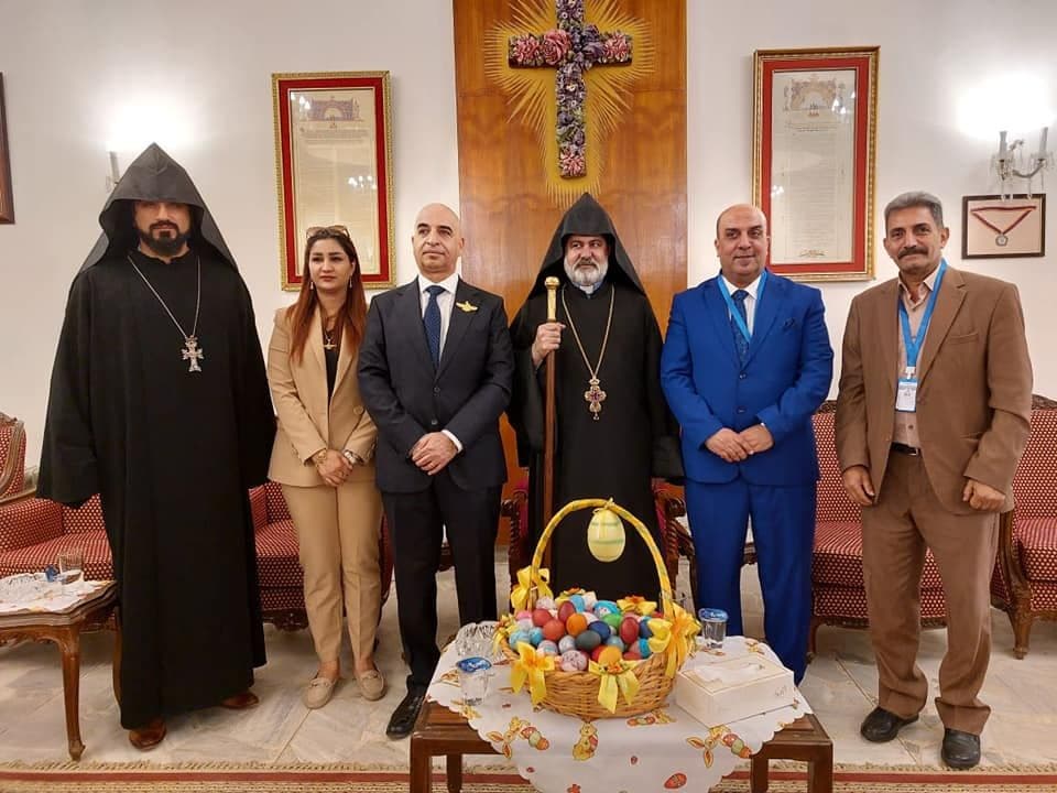 زيارة وفد ممثلية الزردشتيين إلى كنيسة الارمن الارثوذكسيه